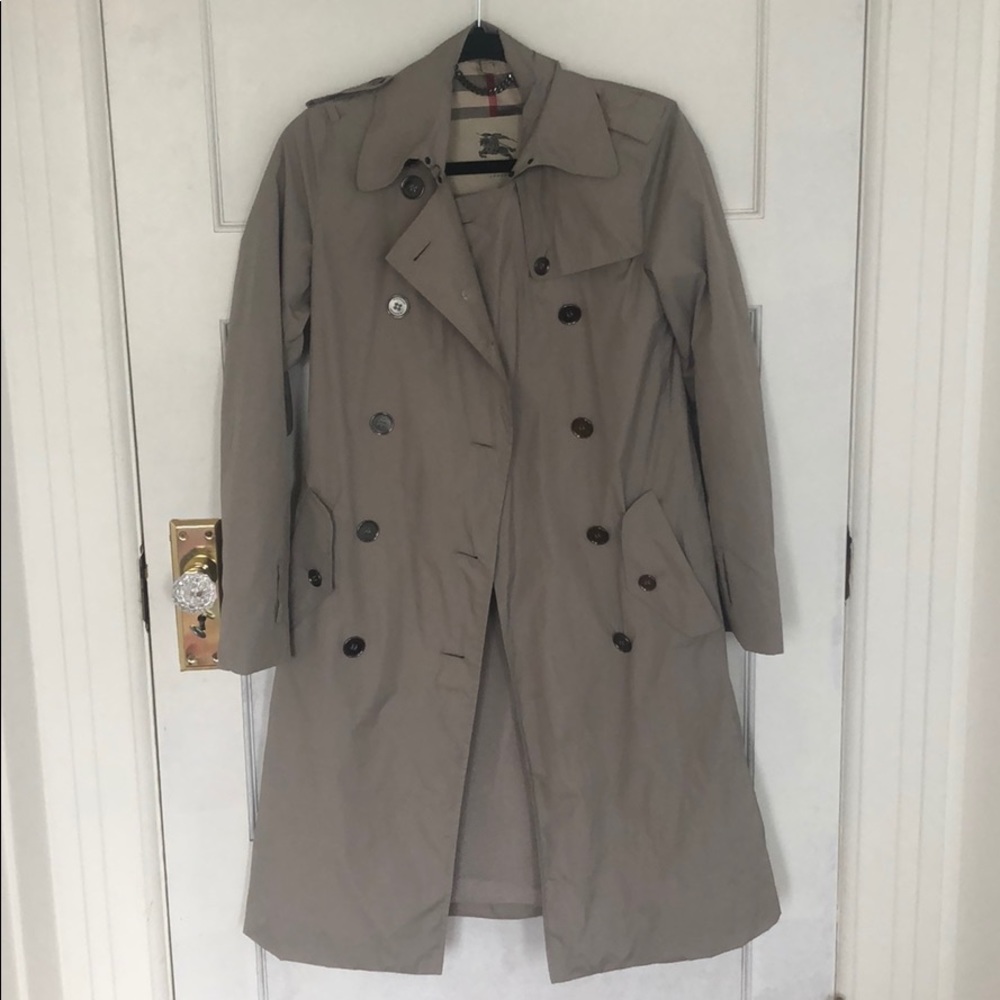 Burberry London Trench Coat SW1Y 4BL Size 2